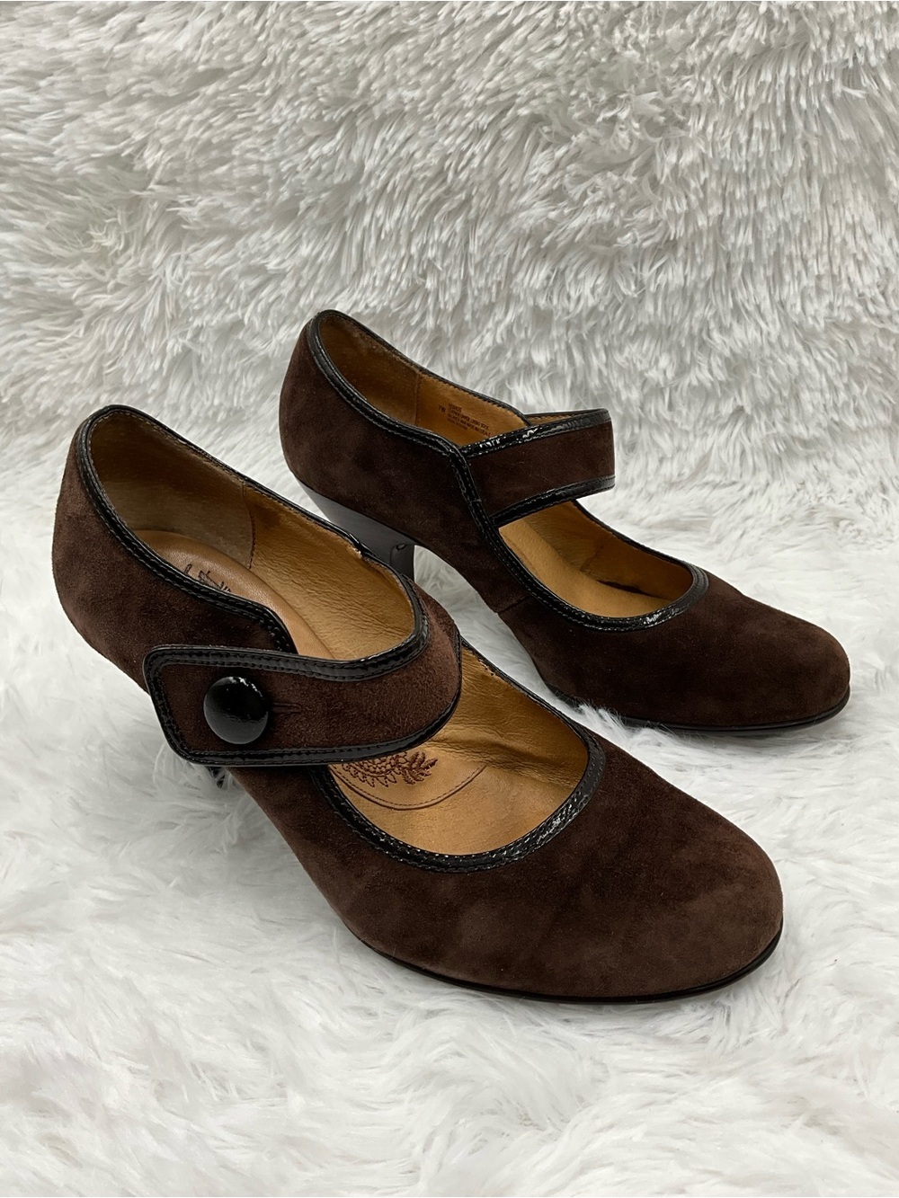 Sofft Mary Jane Heels Size 7W Chocolate Brown Suede with Button Strap